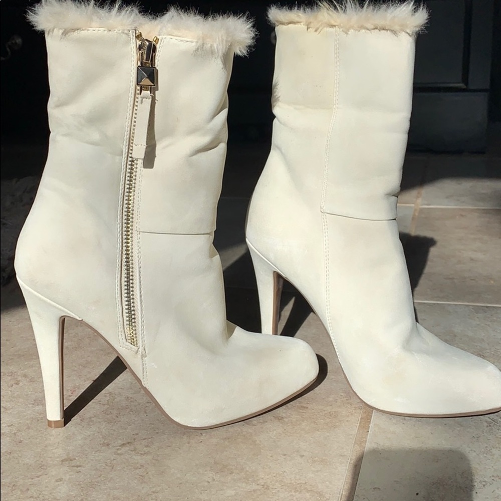 JLO HEELED BOOTS WITH FUR